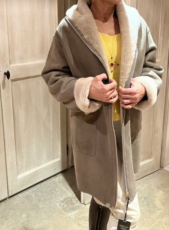 L'Univers du Luxe Shearling-Mantel, Gr. 40, Top Zustand! 52