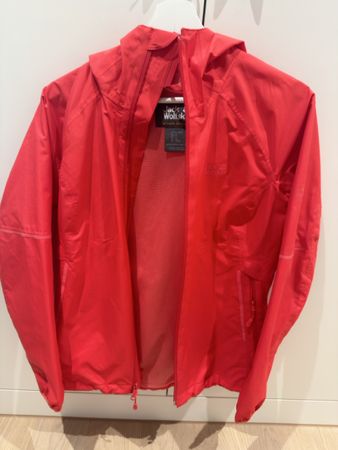 Jack Wolfskin Regenjacke Damen Grösse M rot gebraucht
