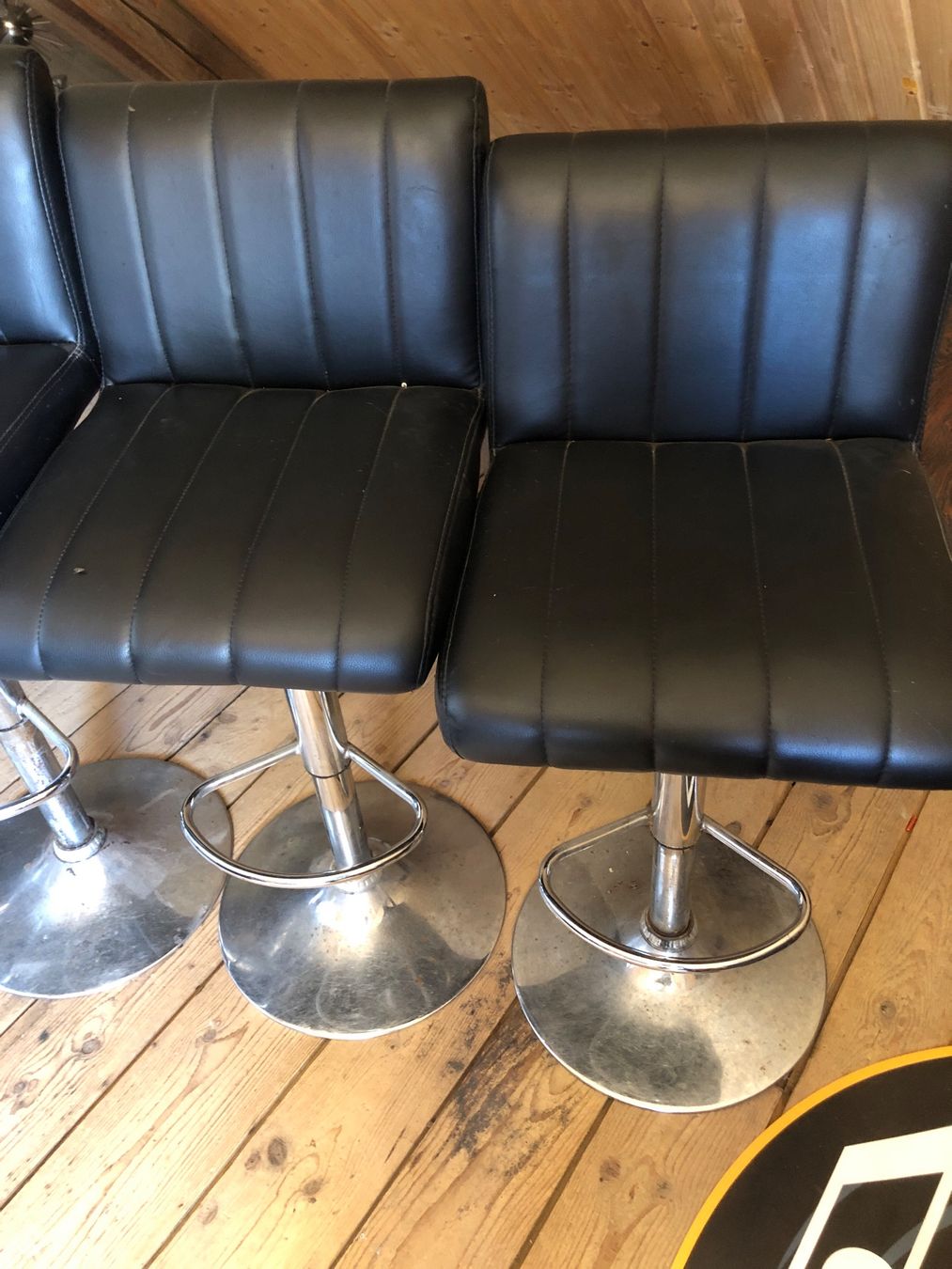 Hochstühle: 4 chaises de bar réglables – Gebraucht aus Chénens von Touta1franc 1