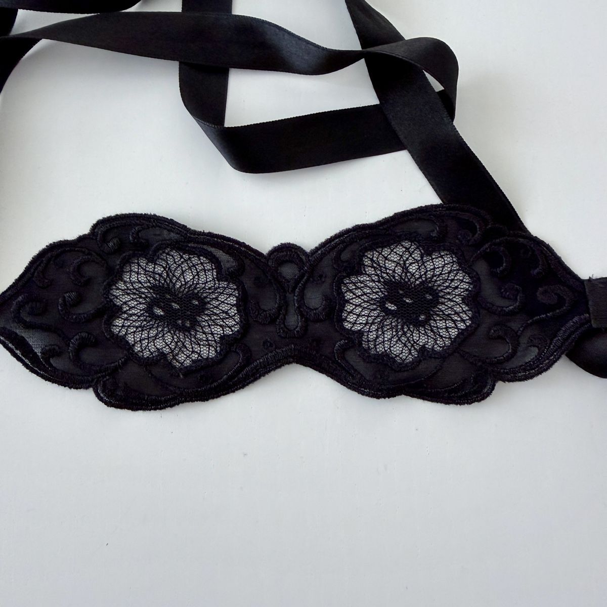 Accessori per capelli: AGENT PROVOCATEUR Black Lace Eyemask – Nuovo (secondo la descrizione) da Emmen venduto da Avviivva_Com2023 3