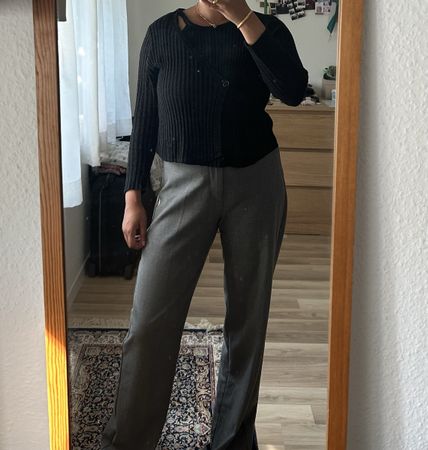 Schwarzes Cardigan Top mit Cut Out in Grösse one size