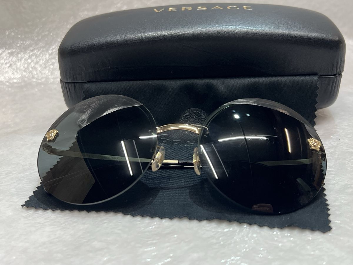 Versace Brillen & Gläser: Versace Sonnenbrille Herren & Damen – Gebraucht aus Basel von RoyalPerformance 4
