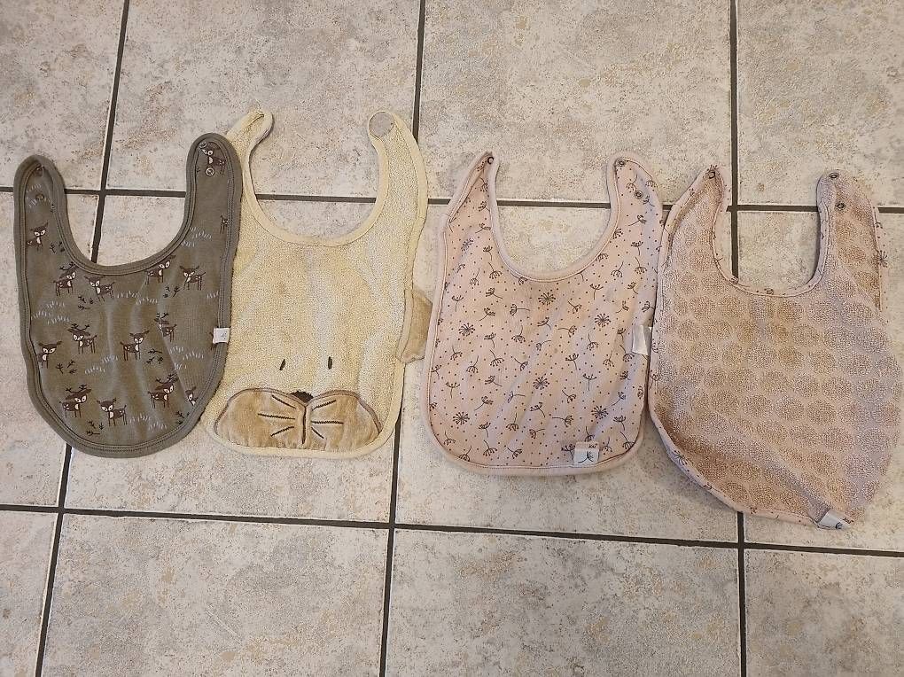 Pasti del neonato: Latz für Baby – Usato da Horw venduto da arco35