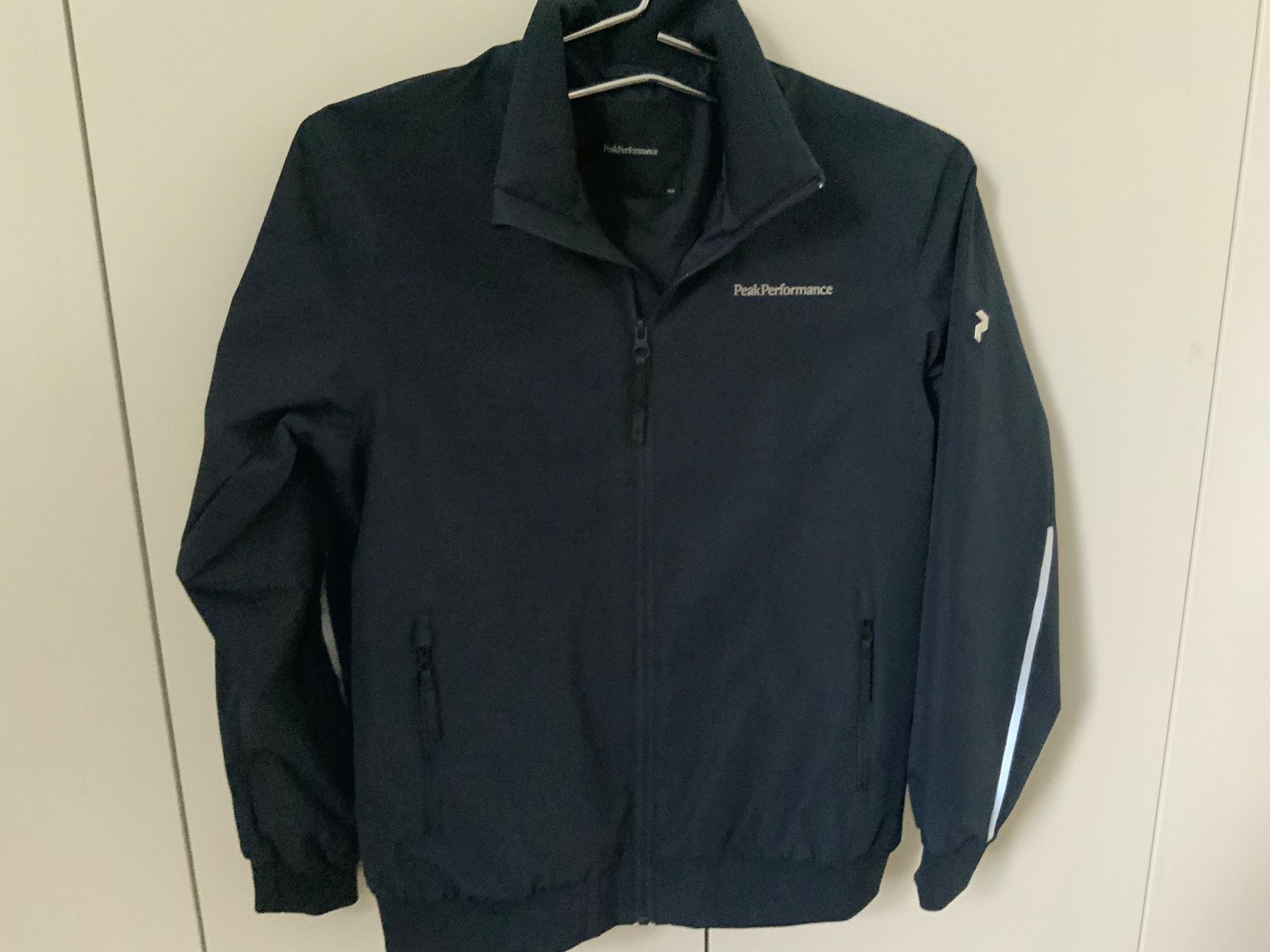 Peak Performance Jacken: Wasserfeste Jacke von Peak Performance Grösse 160 – Gebraucht aus Rüschlikon von abo66