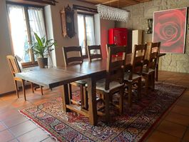 Massiver Klostertisch mit 7 Stühlen, ausziehbar