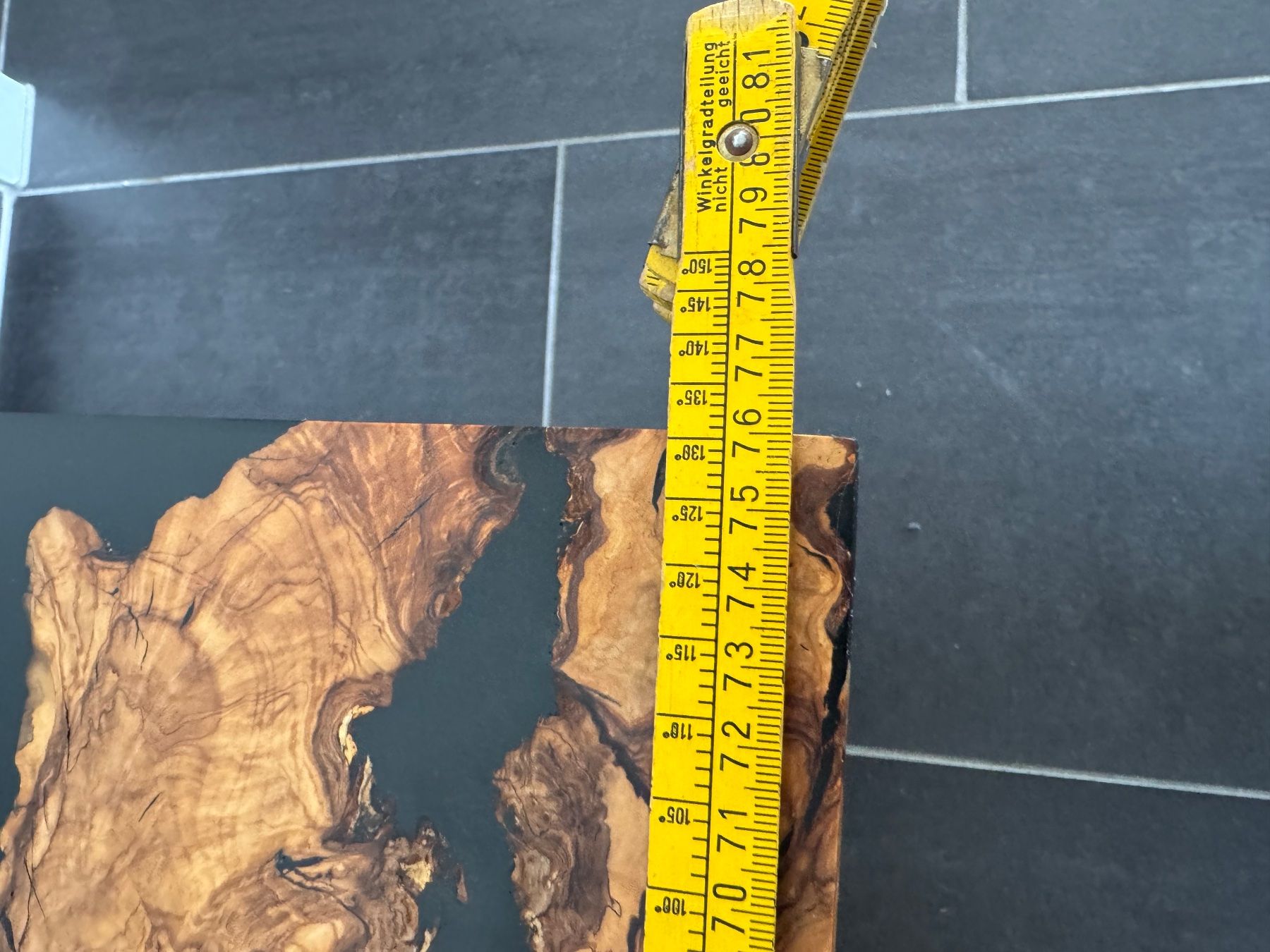 Tavoli: Epoxy River Tisch Couchtisch Holz Design Tisch Handmade – Usato da Beckenried venduto da chef3945 1