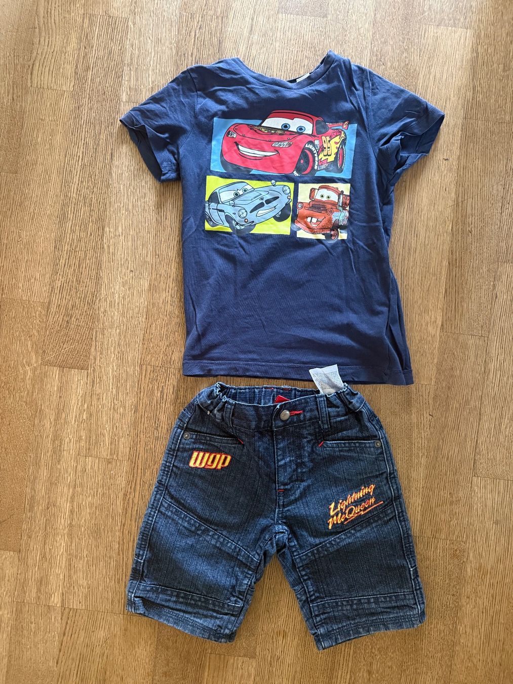 Lotti & Set di vestiti: Cars hose mit Shirt – Usato da Winkel venduto da gatta 1