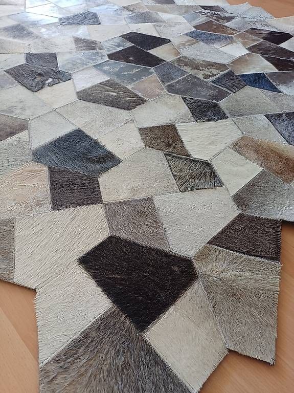 Tappeti: Teppich aus Kuhfell, Patchwork – Usato da Zug venduto da laialy_sue 1