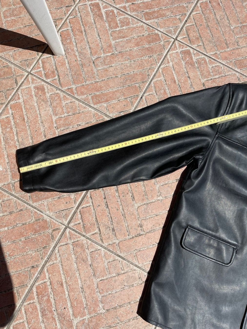 Giacche: VESTE EN CUIR NEUVE – Nuovo (secondo la descrizione) da La Croix (Lutry) venduto da Sporades 4