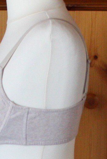 Altra biancheria intima: BH beige 85DD (21) – Usato da Flüelen venduto da Diversicum-Curvy 3