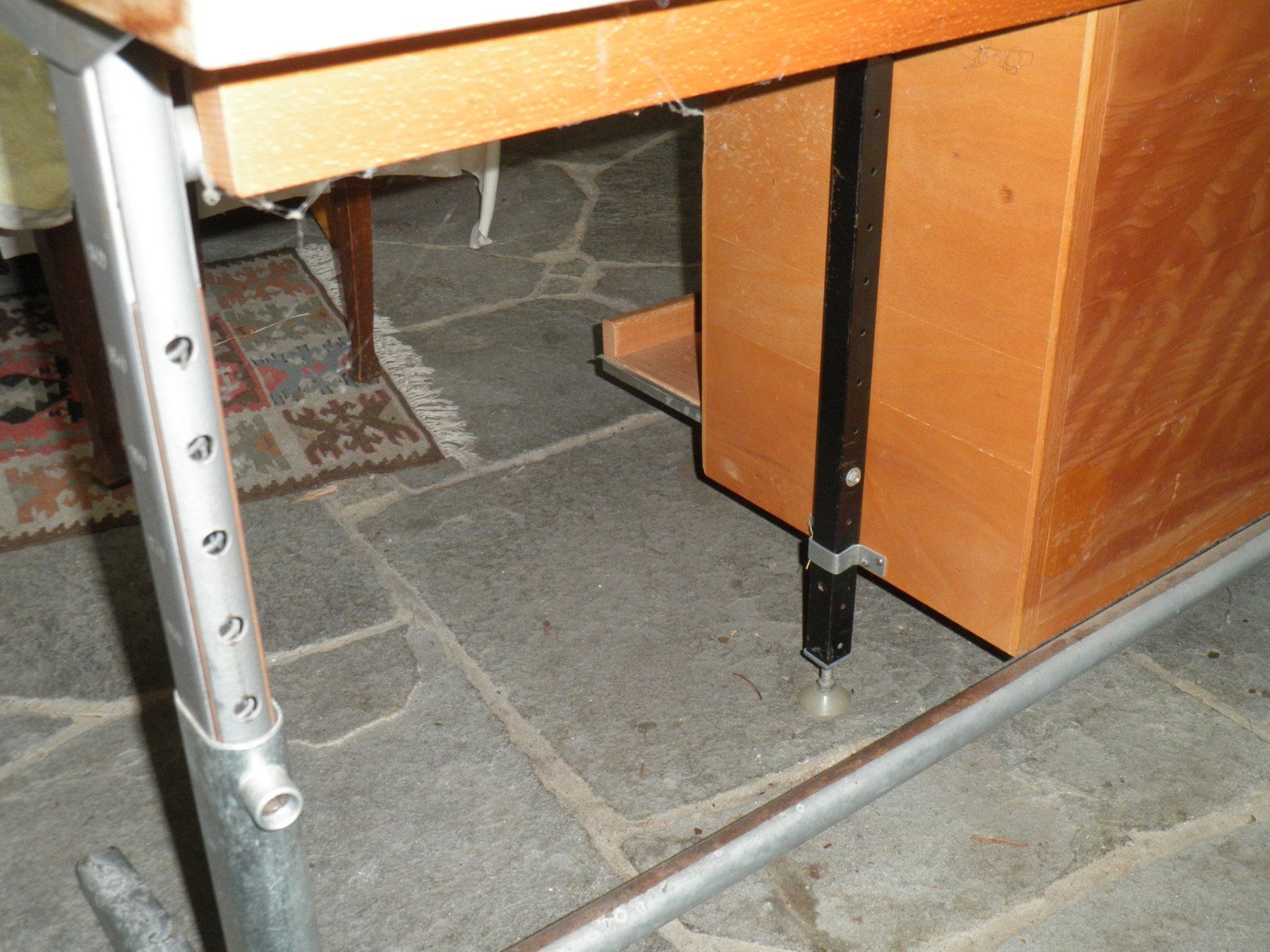 Scrivanie: Schulpult ca 70er Jahre – Usato da Rohrbach venduto da chri2009 2