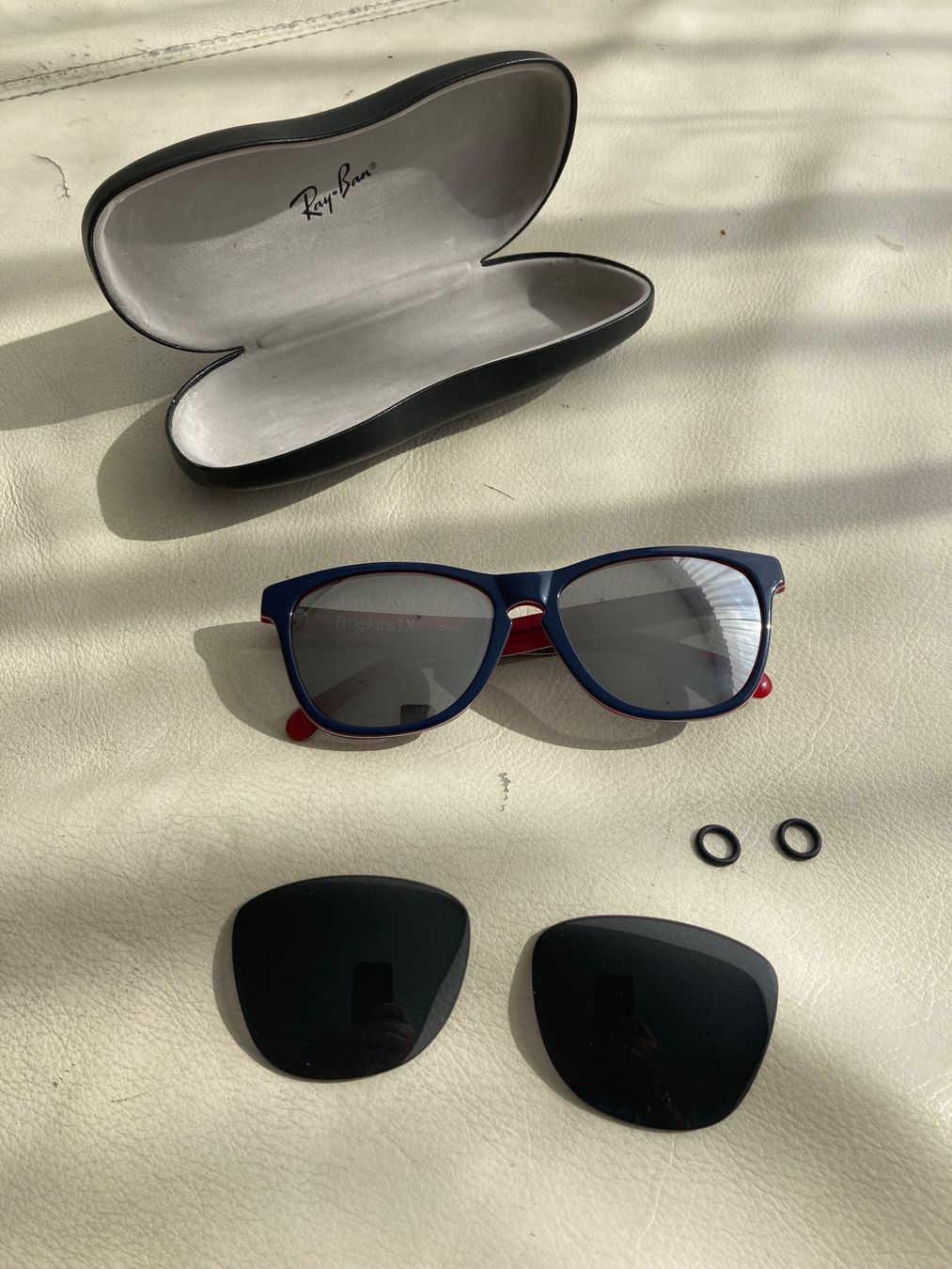 Lunettes & Verres: Oakley Frogskins LX – D'occasion à Seedorf UR par kel_2b8b 5