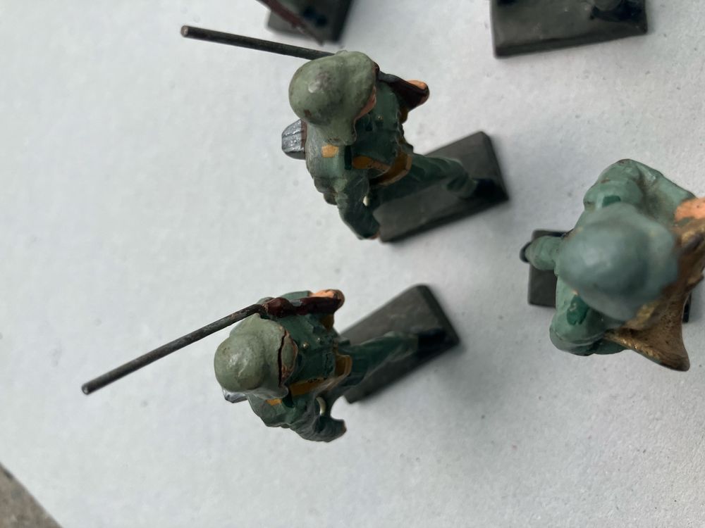 Group of Lineol / Elastolin figures 3