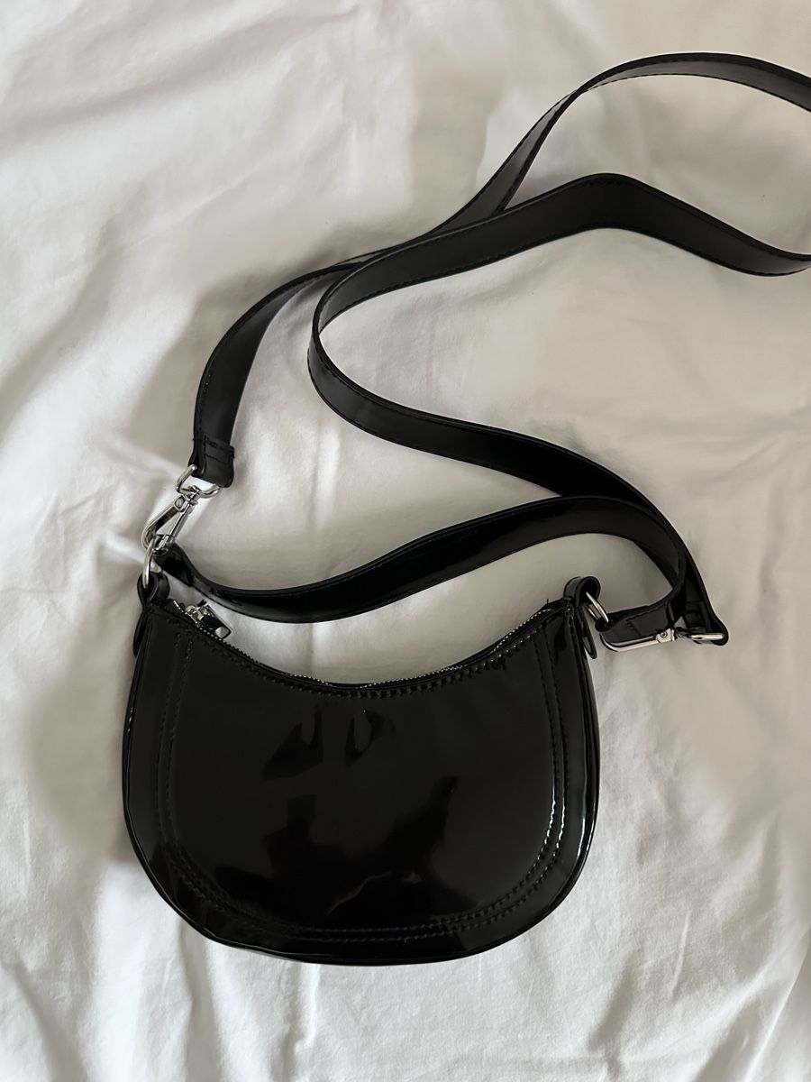 H&M Borse da donna: H&M Schwarze Lackleder-Umhängetasche – Nuovo (secondo la descrizione) da Zürich venduto da ElissZurich 1