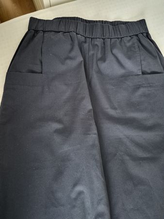 pantalons Manor, mi longueur ,couleur marine,XL. Comme neuf.