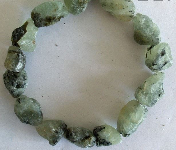 Pietre preziose: Prehnite, Nuggets 17x15mm, Strang – Nuovo e nell'imballaggio originale da Rümlang venduto da 21f