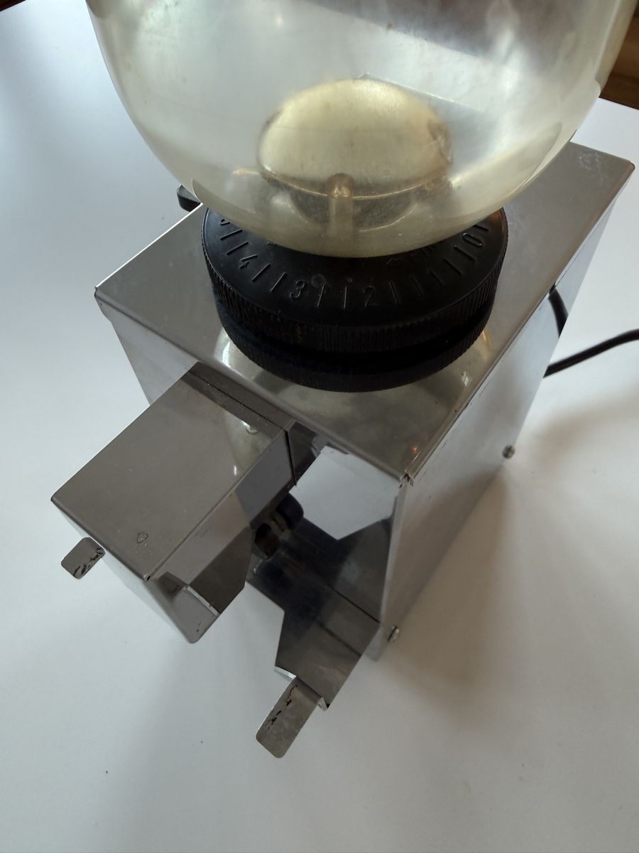 Elettrodomestici da cucina: Isomac Granmacinino coffee grinder – Usato da Dietikon venduto da lorica 7