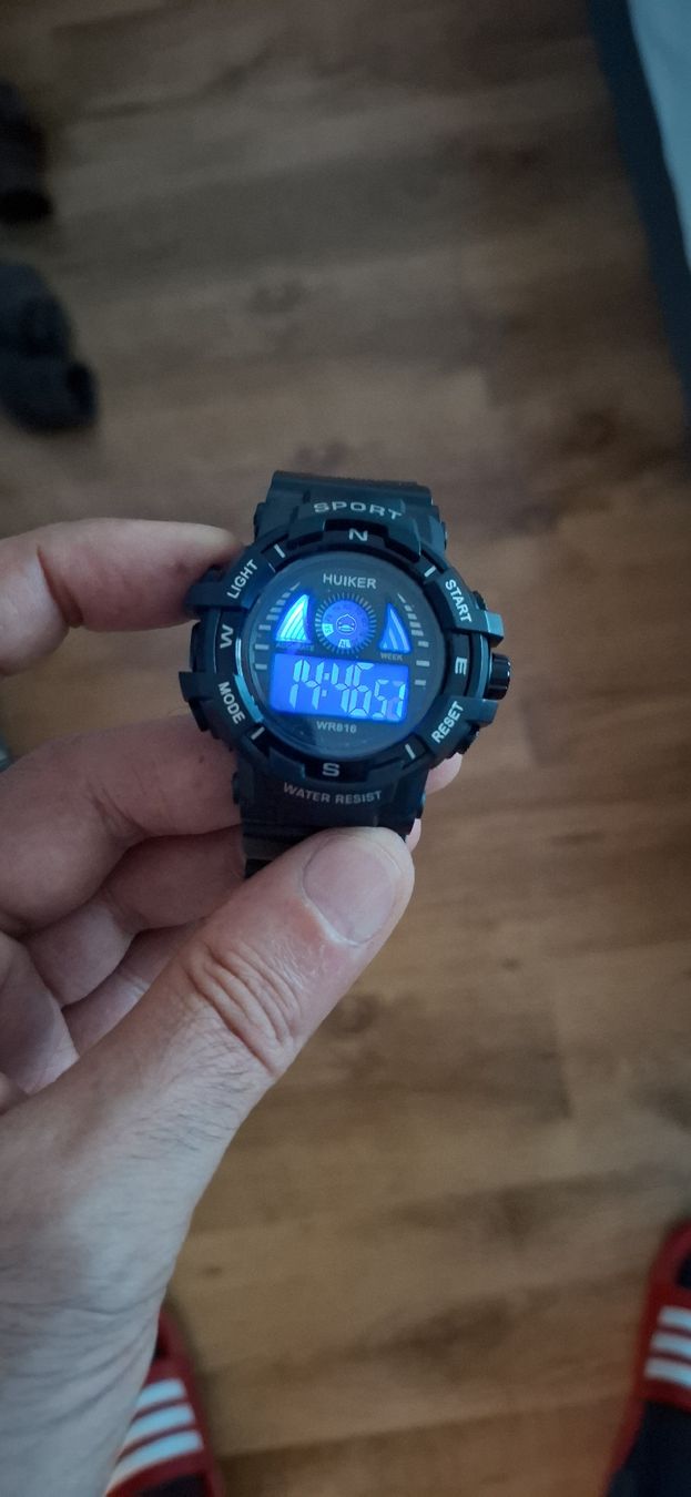 Montres: Herren uhr  – Neuf avec emballage d'origine à Netstal par Ivan0007