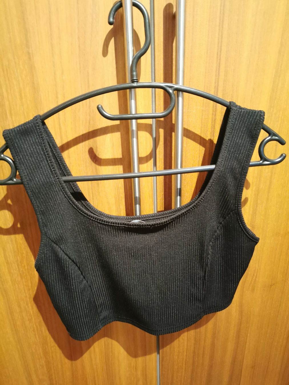 Top: zwei Crop-Tops – Usato da Bern venduto da Linii 3
