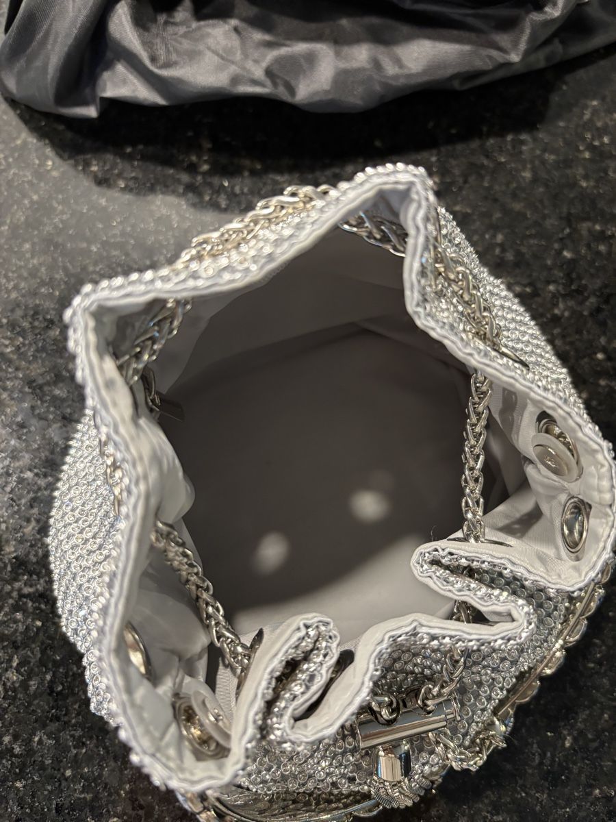 Taschen: Silberne Abendtasche – Gebraucht aus Bülach von can_zsw5 5