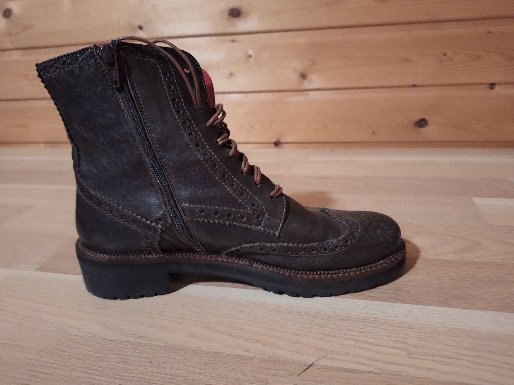 Scarpe da donna: Lederstiefel, dunkelbraun, Gr 37 – Usato da Bremgarten b. Bern venduto da tiz_x5xc 1