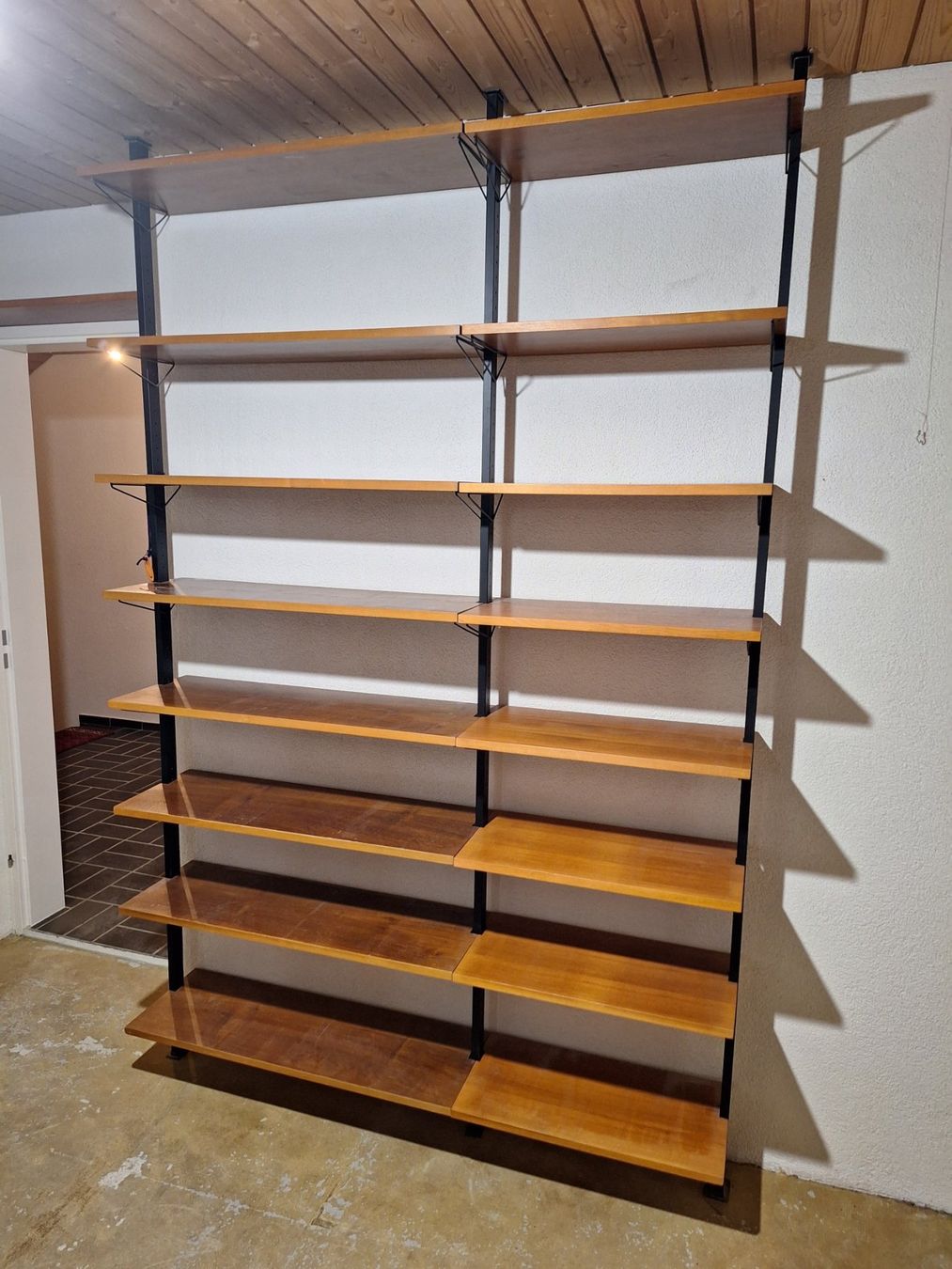 Scaffali: Bücher- Wandregal Holz Metall – Usato da Rain venduto da Flokaiser 1
