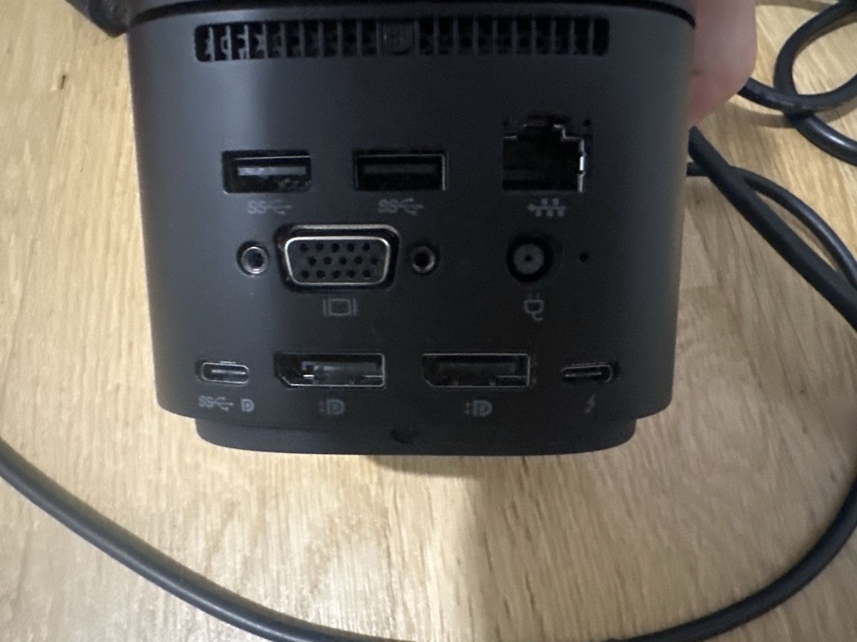 Hewlett Packard Docking station: HP USB Docking Station 240Watt – Difettoso da Rorschacherberg venduto da LuksPCs 1