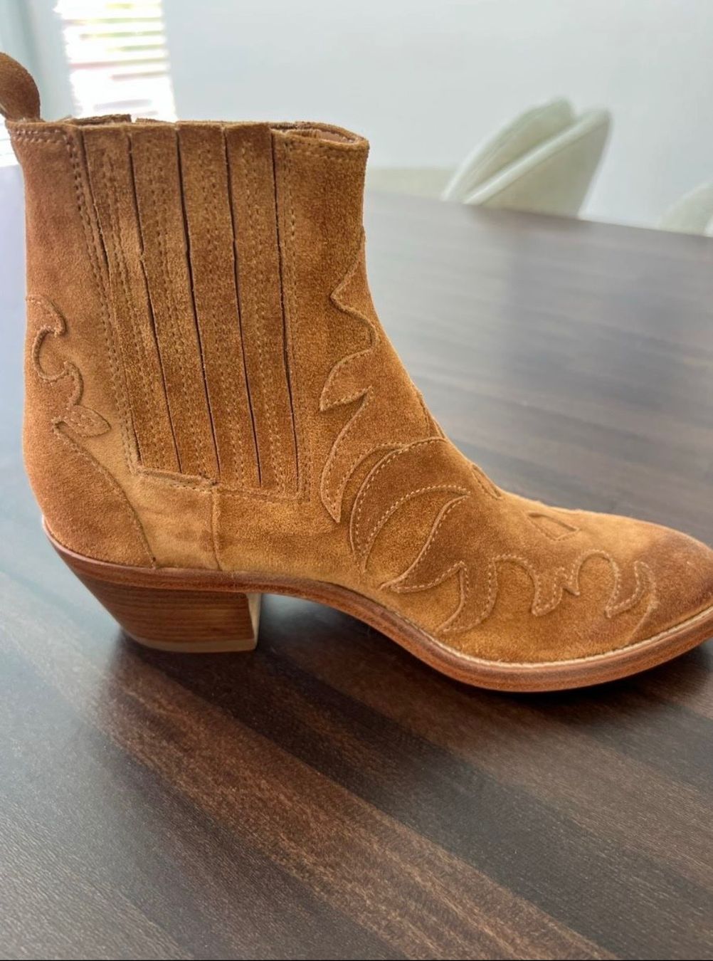 Scarpe da donna: Braune Wildleder Western Boots, Grösse 36 – Usato da Frauenfeld venduto da heyLani 1