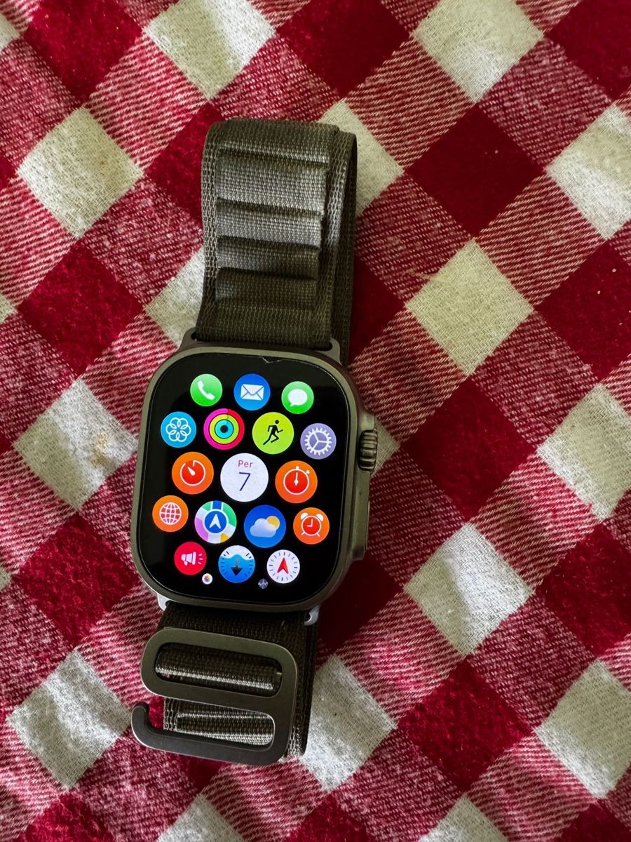 Apple Smartwatch: Apple Ultra Watch 2 Titanium Case 48 mm – Nuovo (secondo la descrizione) da Lausanne venduto da meh_8clz