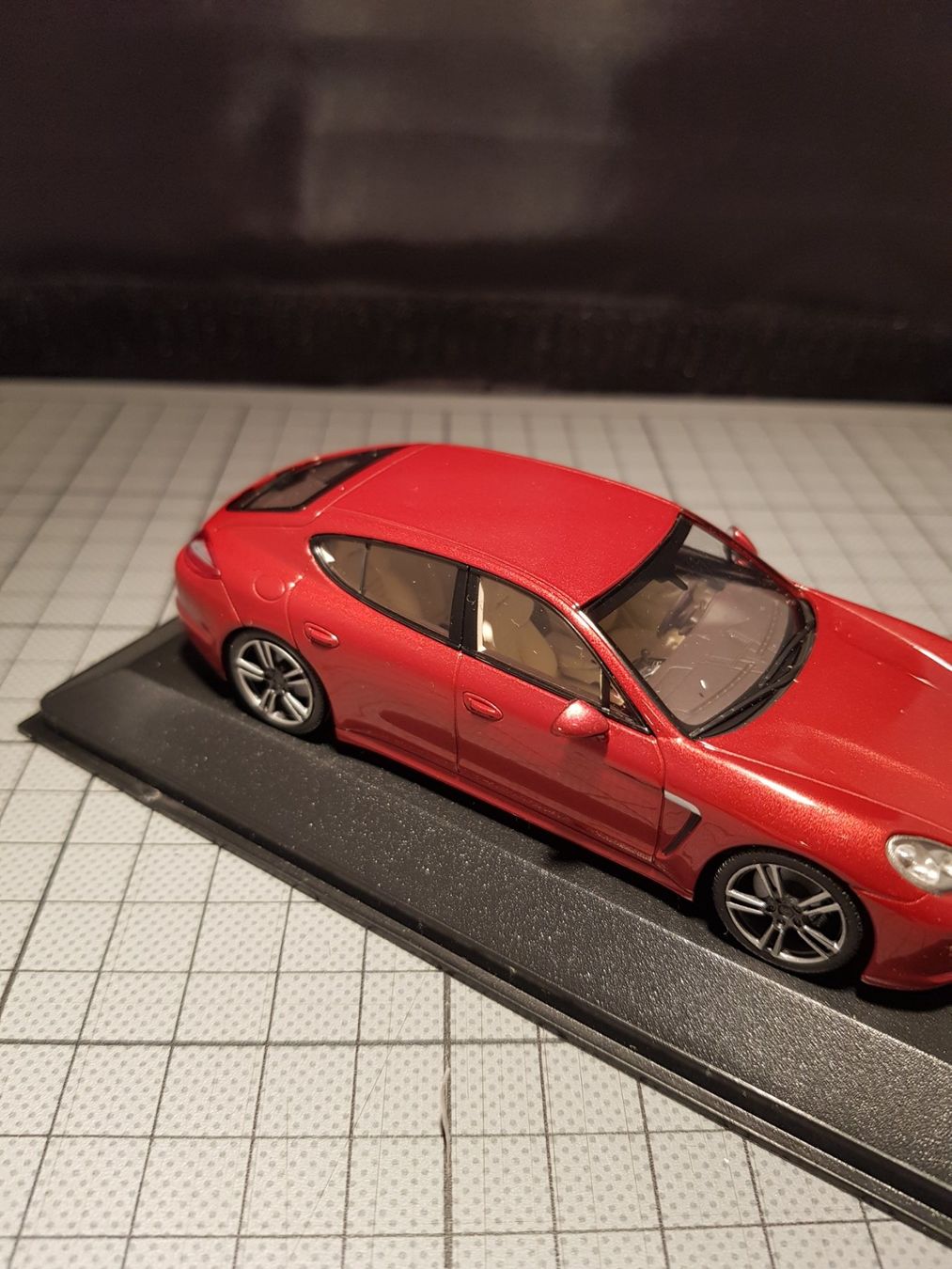 Porsche Modellini d'auto: Porsche Panamera – Nuovo e nell'imballaggio originale da Chézard-St-Martin venduto da AlPat-Collections 2