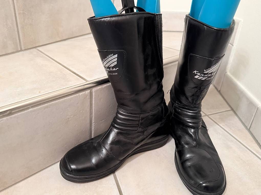 Scarpe da donna: Töffstiefel  echt Leder Gr.40 – Usato da Saland venduto da Marejo