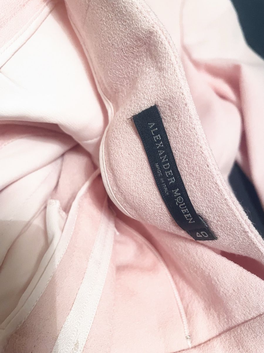 Alexander Mcqueen Completi & Tailleur: Costume Alexander McQueen rose, S – Usato da Baar venduto da wia_tp2r 5