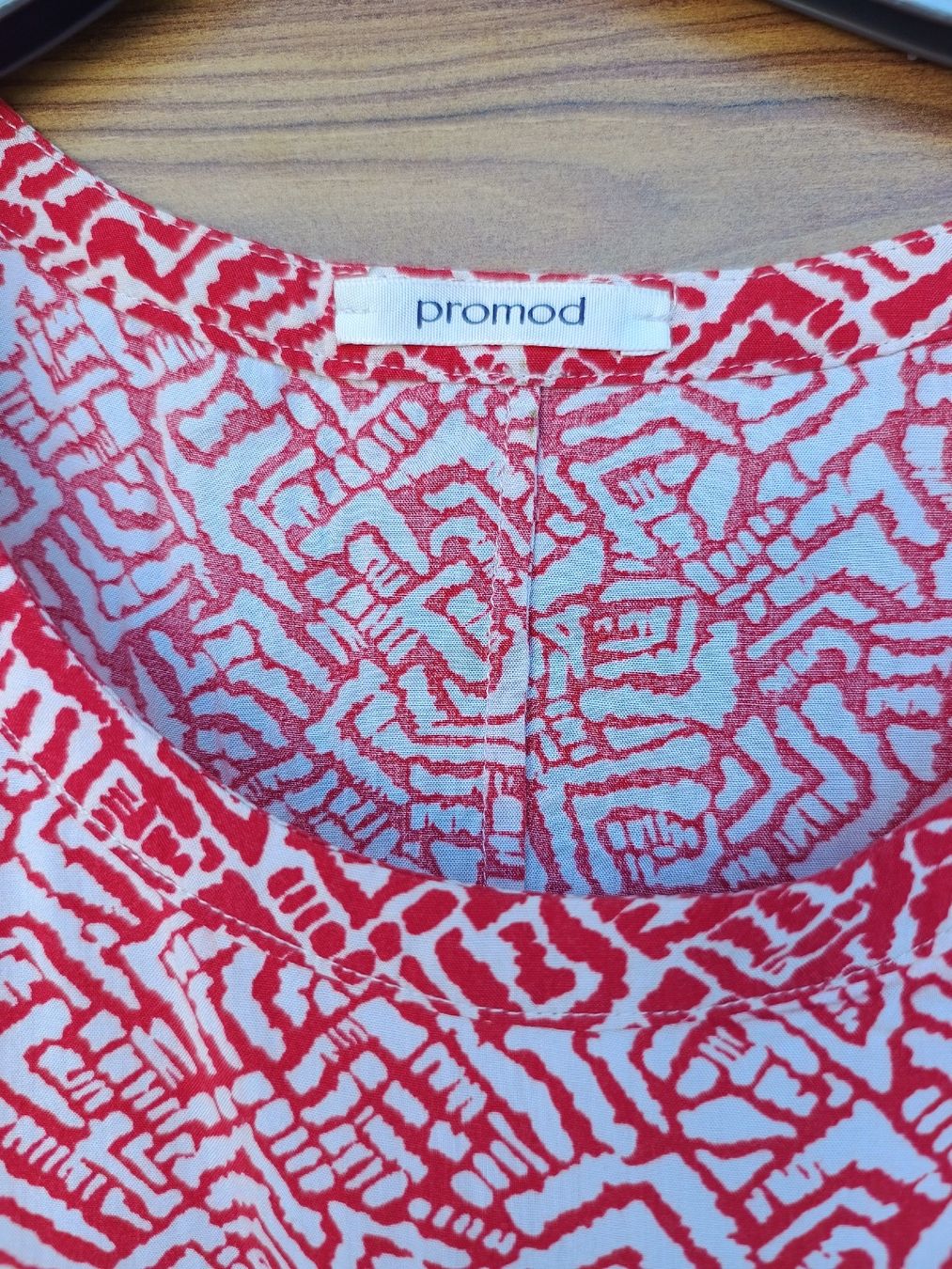 Promod Vestiti: Robe Promod sans manches rouge et blanc 40 – Usato da Genève venduto da Brachiopode 1