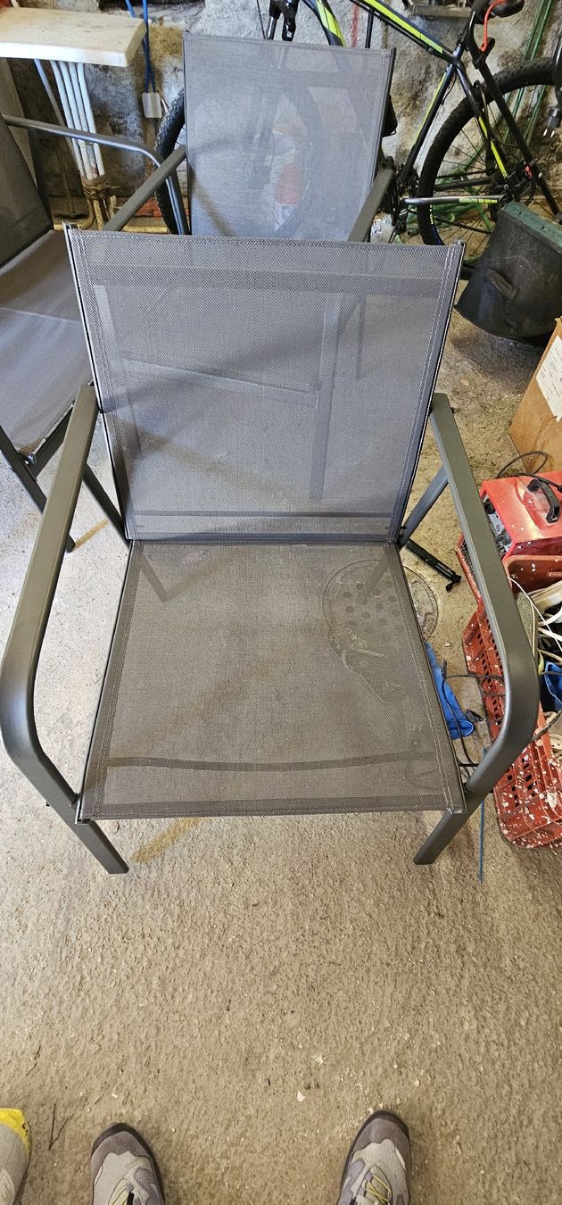 Set di tavolo e panche: Set da salotto per esterni – Usato da Gordola venduto da Alfacigno 1