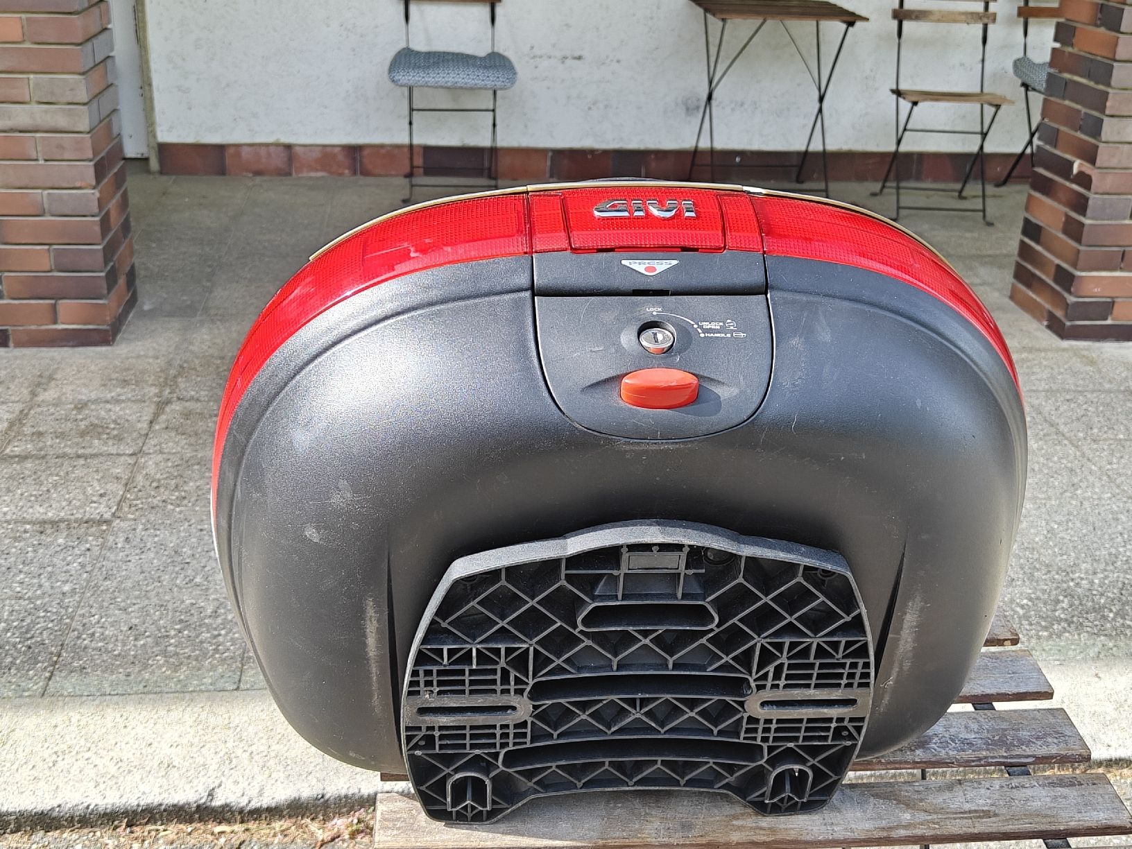 Givi Topcase: Motorradbox Marke Givi – Usato da Grenchen venduto da Thabo1581 1