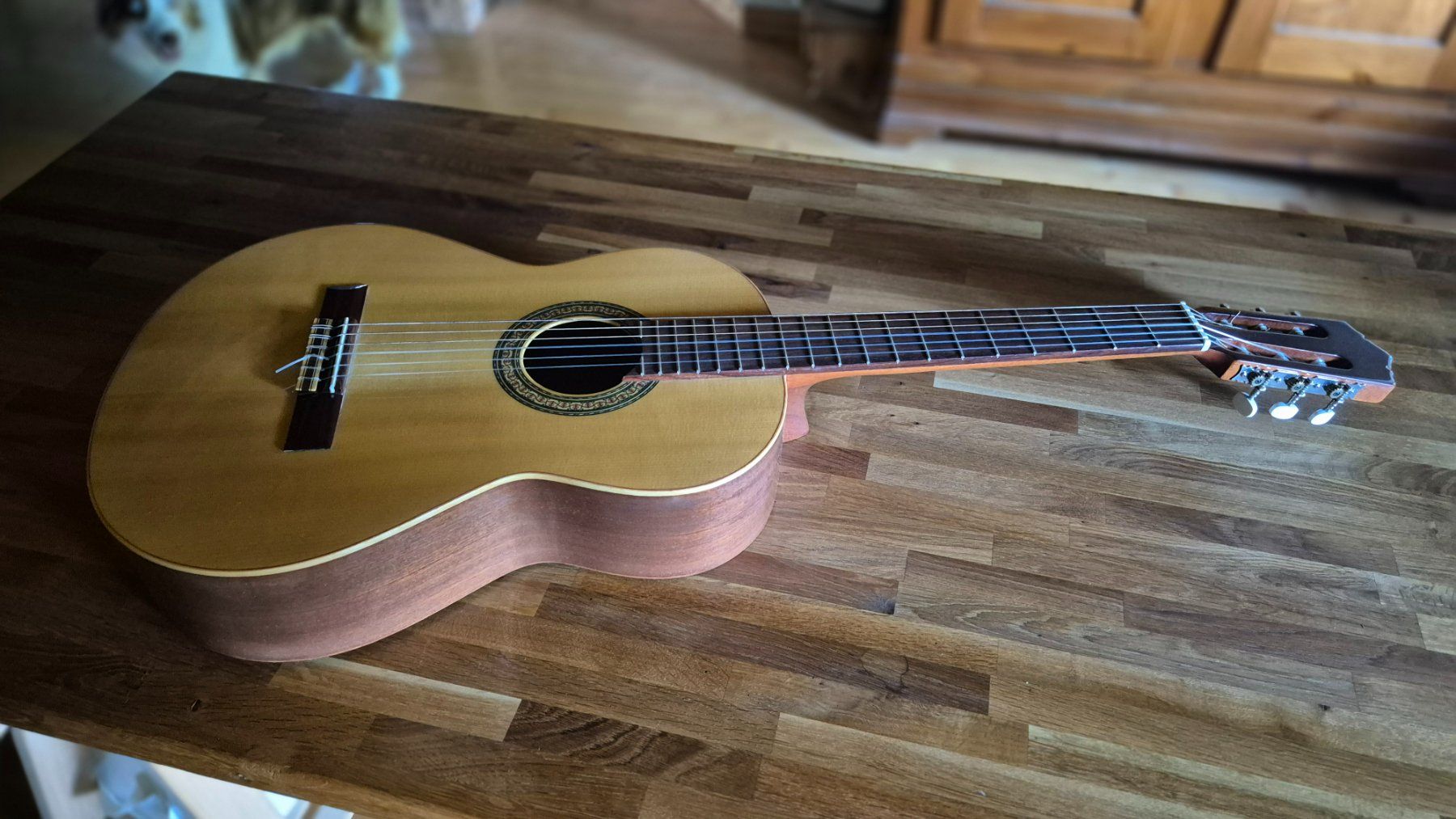 Instruments de musique: Guitare classique bois clair – D'occasion à Mervelier par marbre75 2