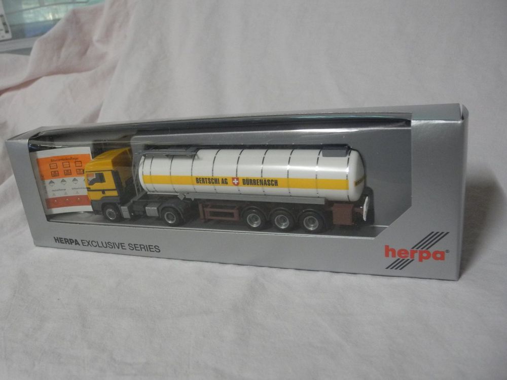 Maquettes Conteneurs Et Carrosseries échelle 1:87 - Herpa, Schenker, Hapag, Bertschi, Etc.