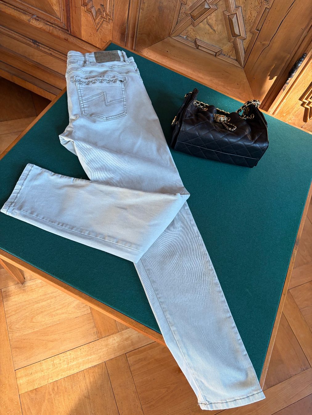 Nile Jeans: NILE Jeans  Größe M  Farbe: Hellstahl / Hellgrau – Gebraucht aus Interlaken von Bona55 9