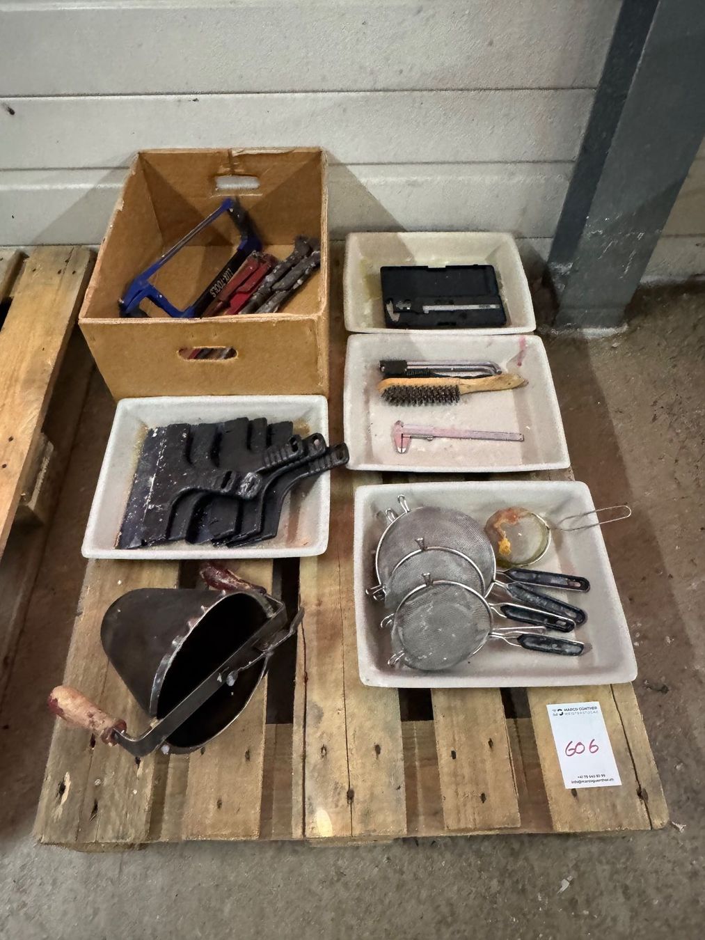 Tutte le macchine: 606 Posten Siebe / Schaber aus Liquidation – Usato da Derendingen venduto da Meisterstuecke