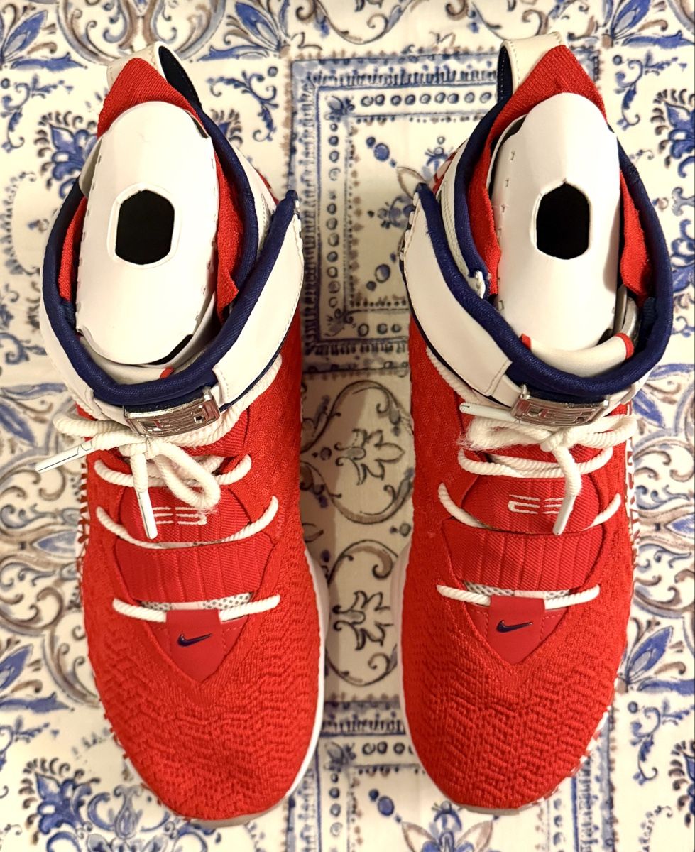 Nike Scarpe da uomo: Nike LeBron XVII Red Graffiti – Nuovo (secondo la descrizione) da Meyrin venduto da mat_y78m 2
