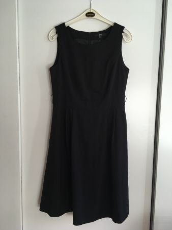 Robe noire sans manches C&A