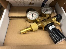 2 Messer Flaschebdruckregler / Man (Lot 380) 8108 Dällikon