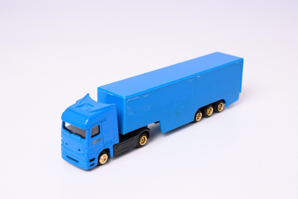 Modellini d'auto: Sattelzug Haribo 1/87 gebraucht – Usato da Häusernmoos venduto da adlerfedern 2