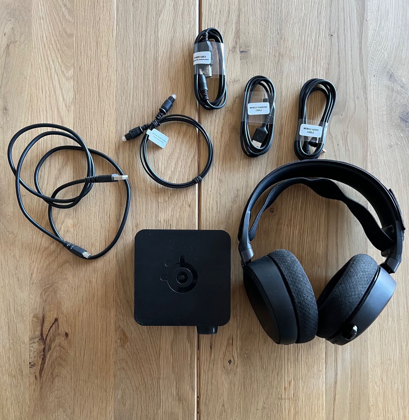 Steelseries Kopfhörer: SteelSeries Arctis Pro Wireless Gaming Headset Schwarz – Gebraucht aus Zürich von phi_jf8w