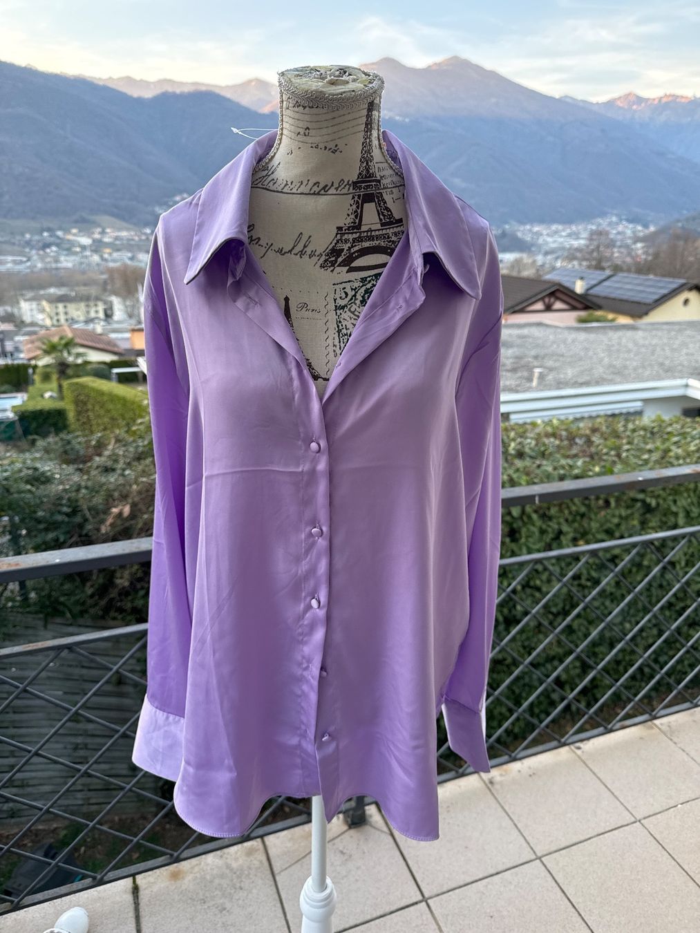 Camicette: Bluse von Amisu Neu (M) – Nuovo e nell'imballaggio originale da Vezia venduto da sidu03