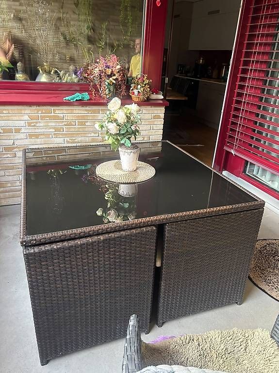 Set di tavolo e panche: Balkon Set Tisch mit Stühle – Usato da Reinach BL venduto da aem_k9sf
