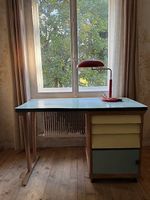 Bureau vintage en bois  plateau bleu turquoise