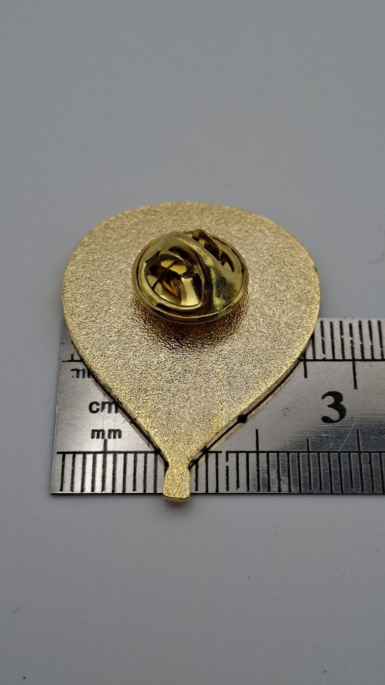 Placchette & Badge: Pin Heissluftballon Warsteiner Premium Lemon   – Usato da Kriens venduto da Wolly85 1