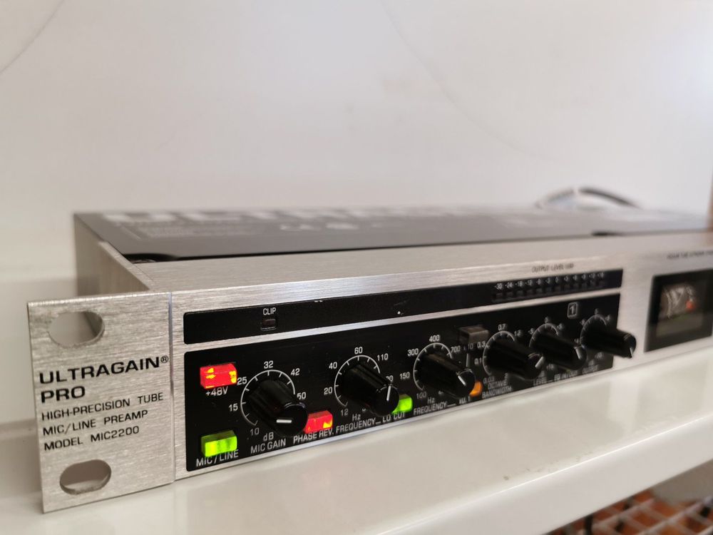 Behringer Tube Preamp MIC2200 Kaufen auf Ricardo