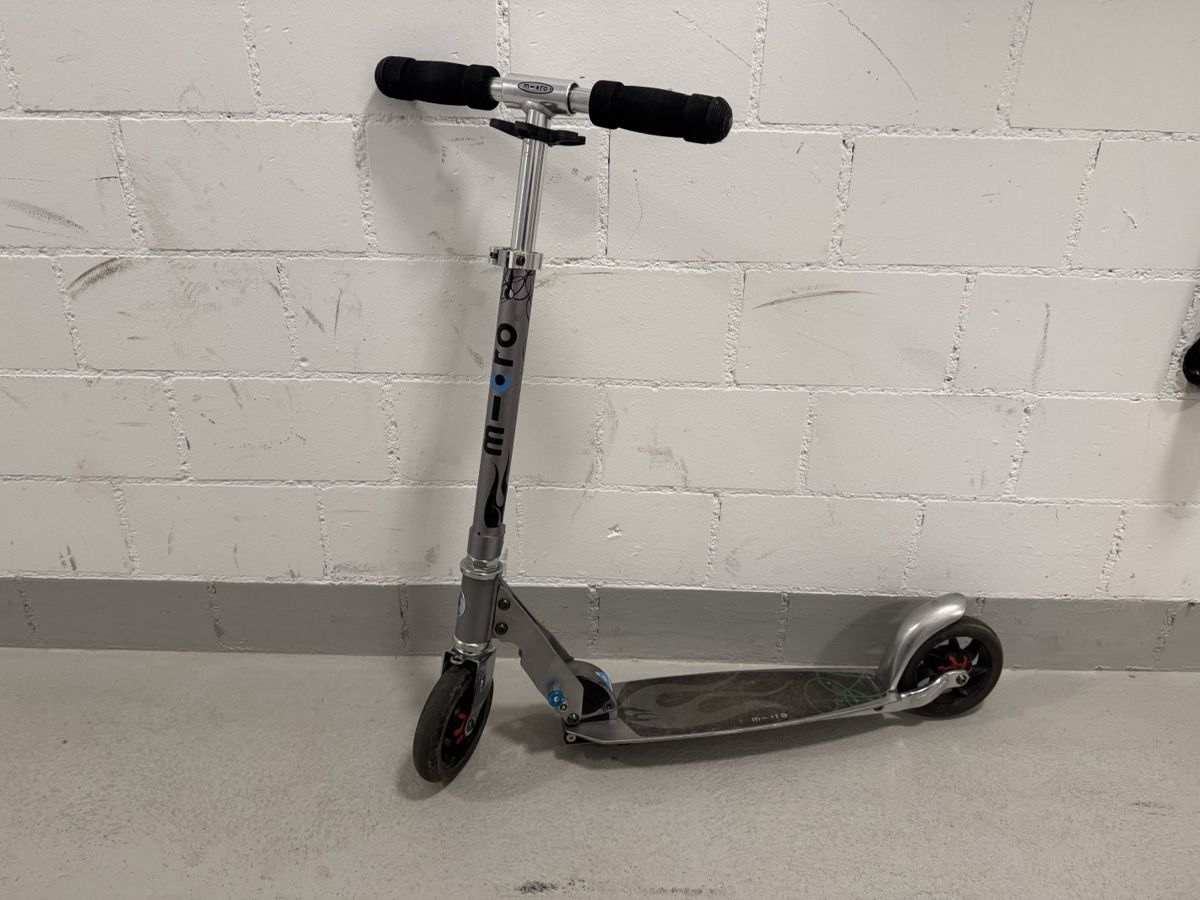 Micro Kickboard: Micro Roller klappbar silber gebraucht – Usato da Grafstal venduto da Tschibo2